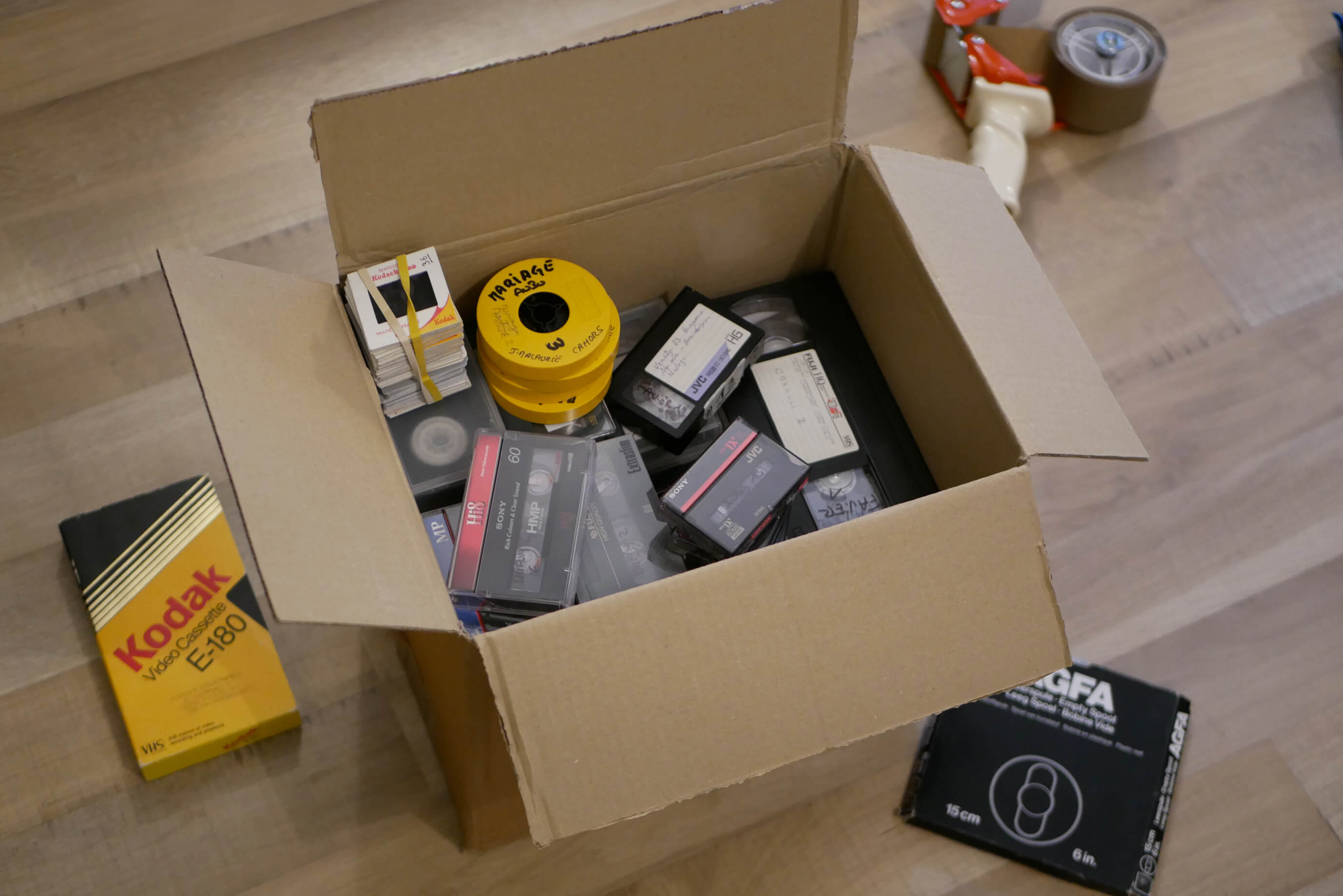 numérisation cassette vhs carton de film pour transfert